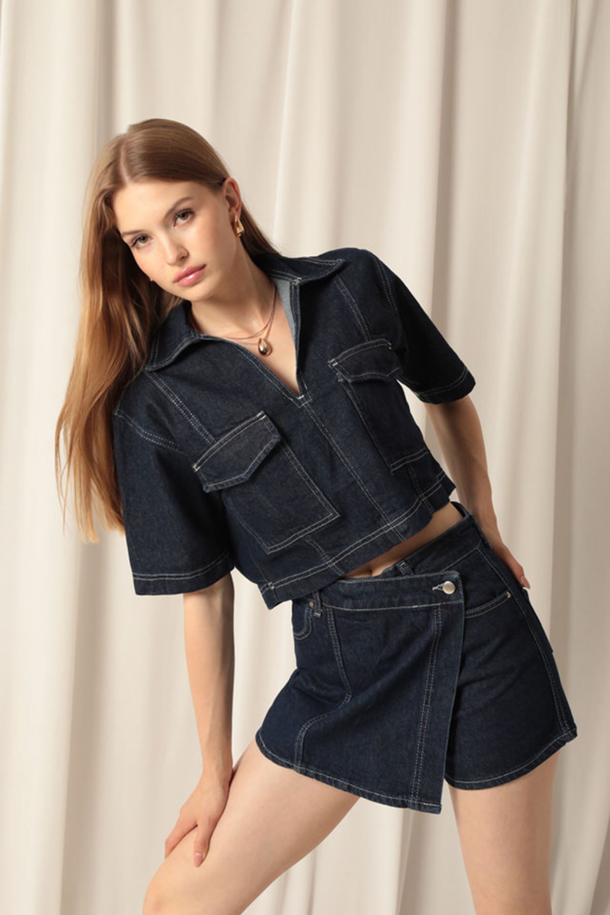 Denim%20Kumaş%20Kısa%20Cepli%20Crop%20Kadın%20Lacivert%20Kot%20Ceket