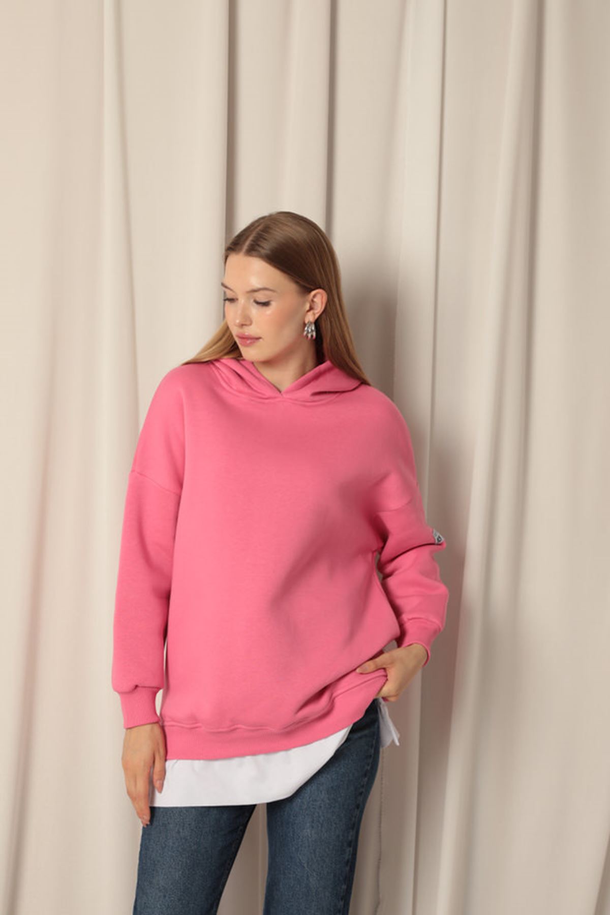 Üç%20İplik%20Arma%20Detay%20Eteği%20Garnili%20Kapüşonlu%20Kadın%20Pembe%20Sweat