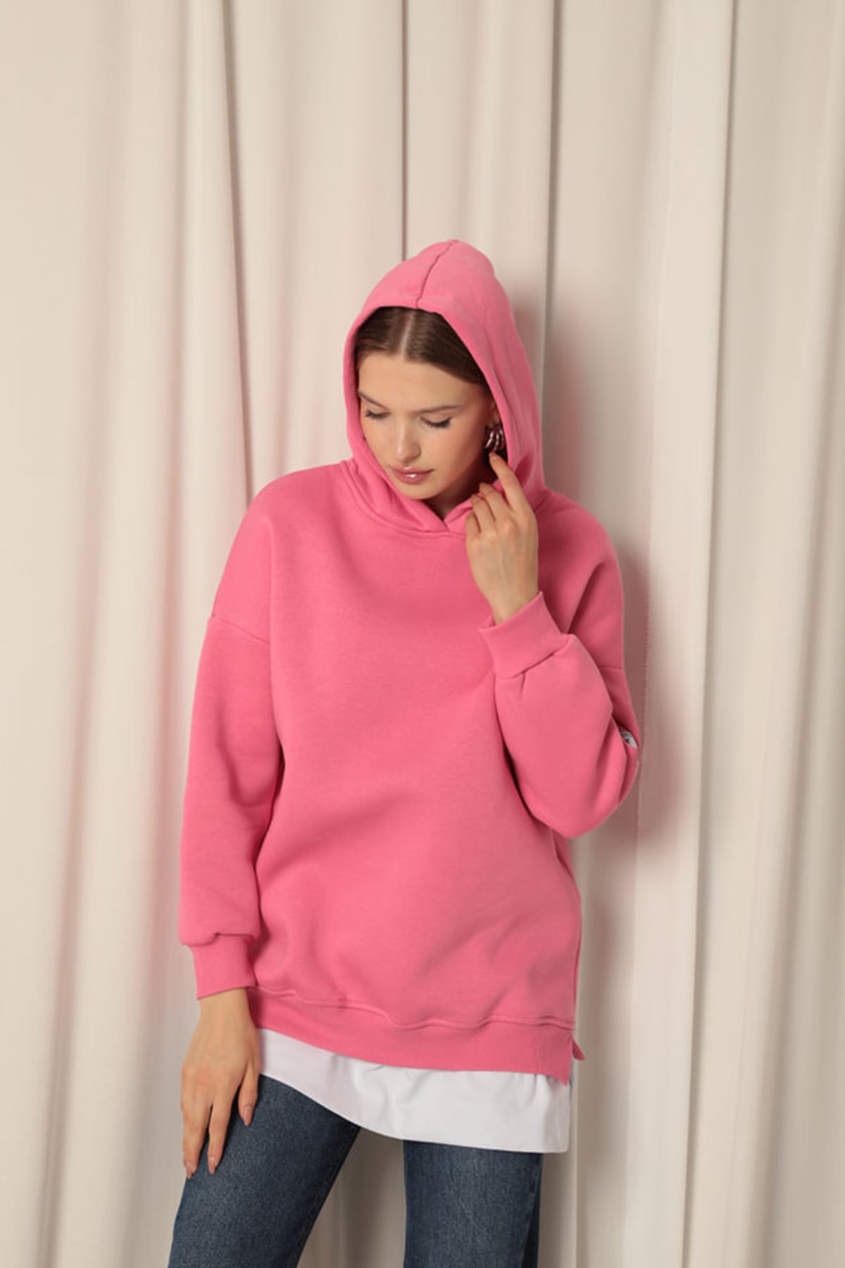 Üç%20İplik%20Arma%20Detay%20Eteği%20Garnili%20Kapüşonlu%20Kadın%20Pembe%20Sweat