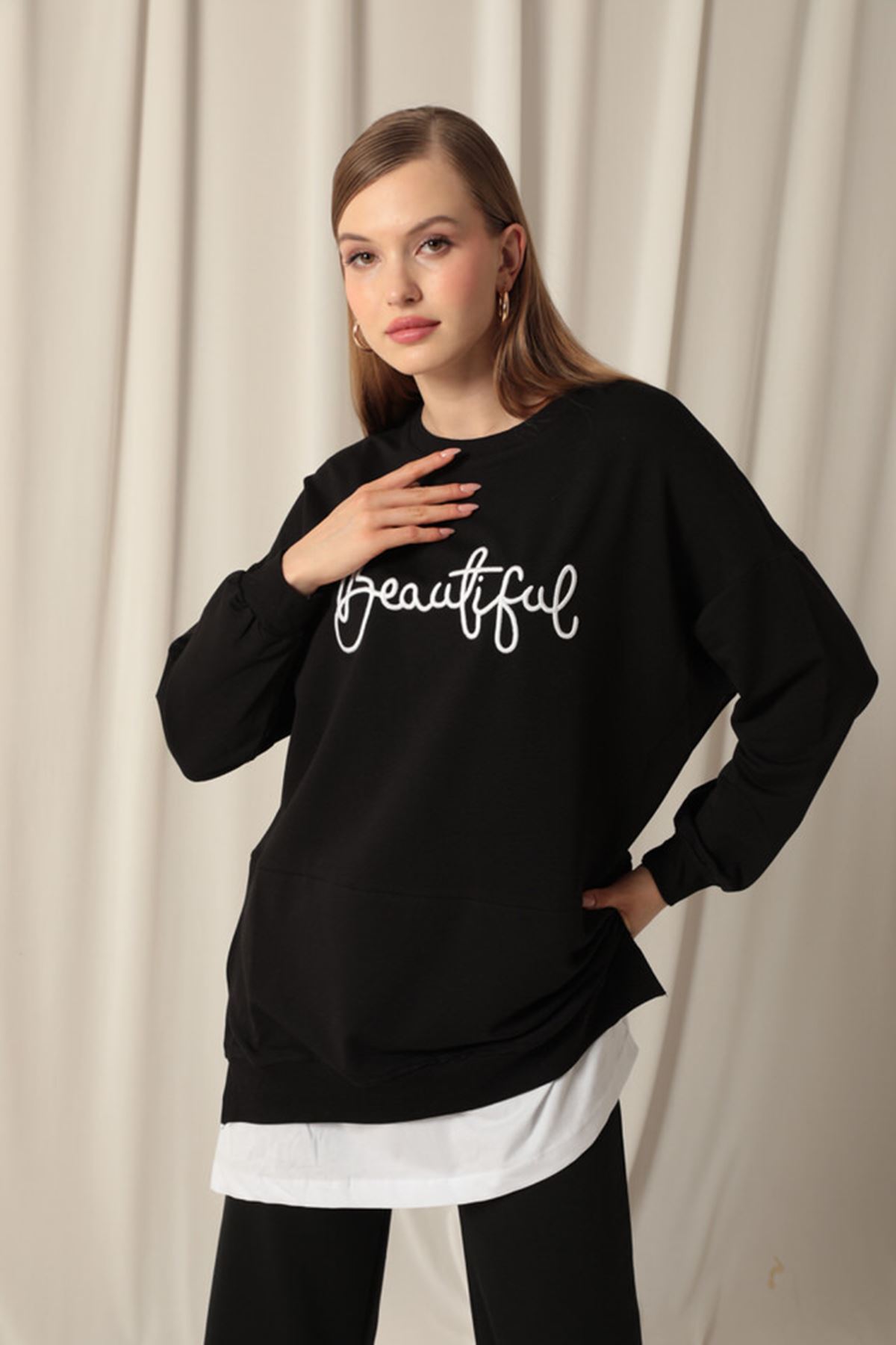 İki%20İplik%20Kumaş%20Beautiful%20Nakışlı%20Eteği%20Garnili%20Siyah%20Sweat