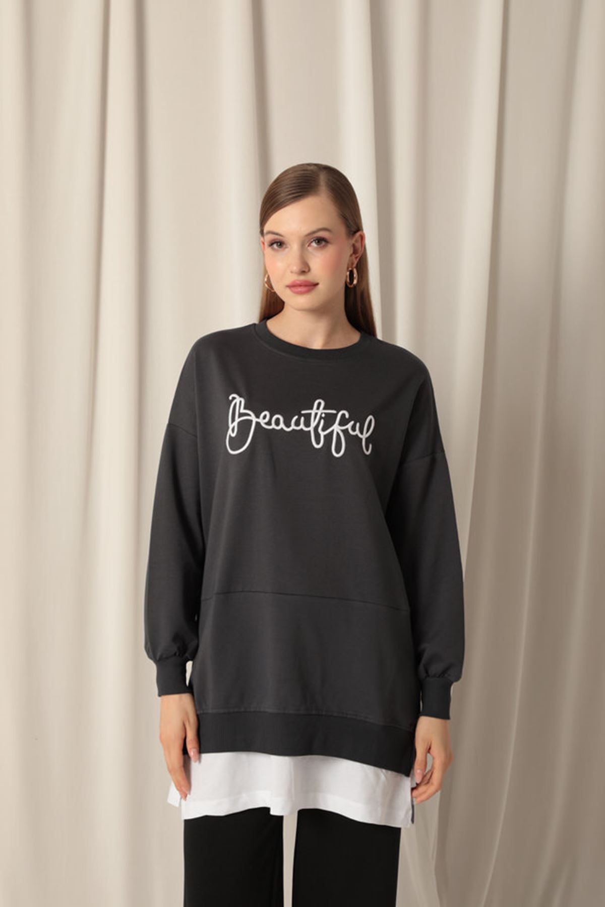 İki%20İplik%20Kumaş%20Beautiful%20Nakışlı%20Eteği%20Garnili%20Antrasit%20Sweat